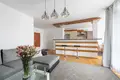 Commercial property 93 m² in Warsaw, Poland