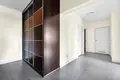 Commercial property 92 m² in Warsaw, Poland