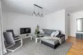 Commercial property 93 m² in Warsaw, Poland