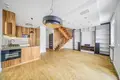 Commercial property 91 m² in Warsaw, Poland